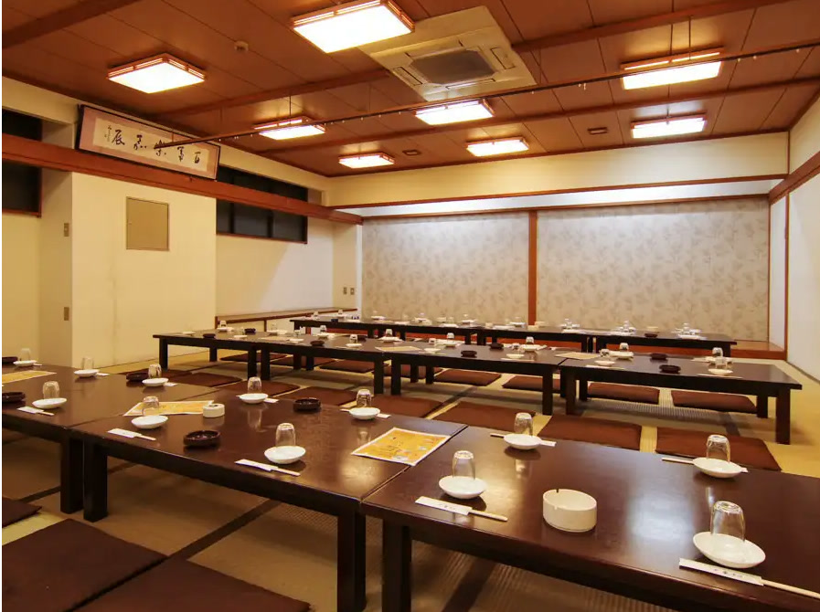 一条 本店の店内